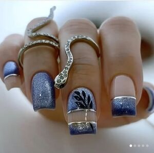 🔥3/$21 Blue And Silver Design Press On Nails
